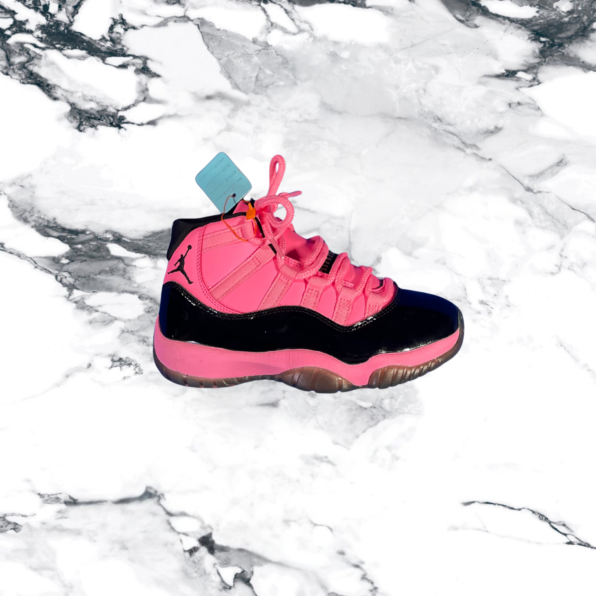 Jordan11- pink/black